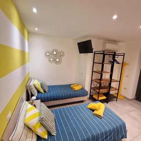 Casa Rosso Blu Zia Vivina 3*