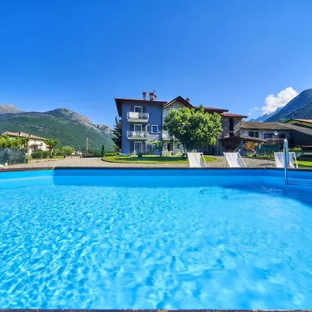 Casa Rosso Blu Zia Vivina